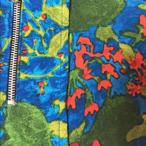 Zara - NWOT Floral shorts - Picture 5 of 5